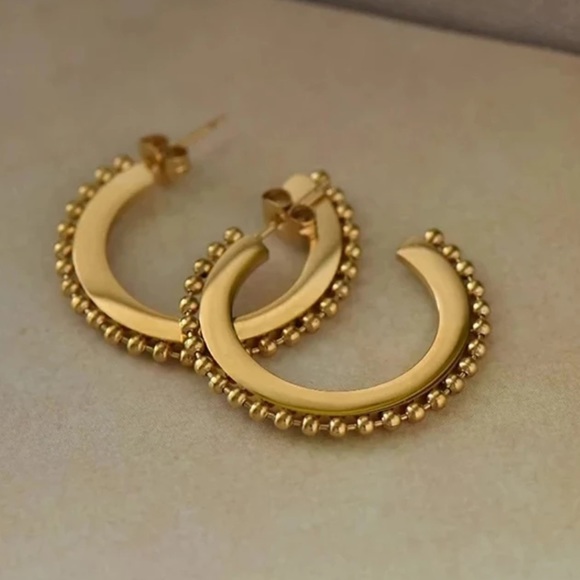 Jewelry - Sharp Poppy Hoops